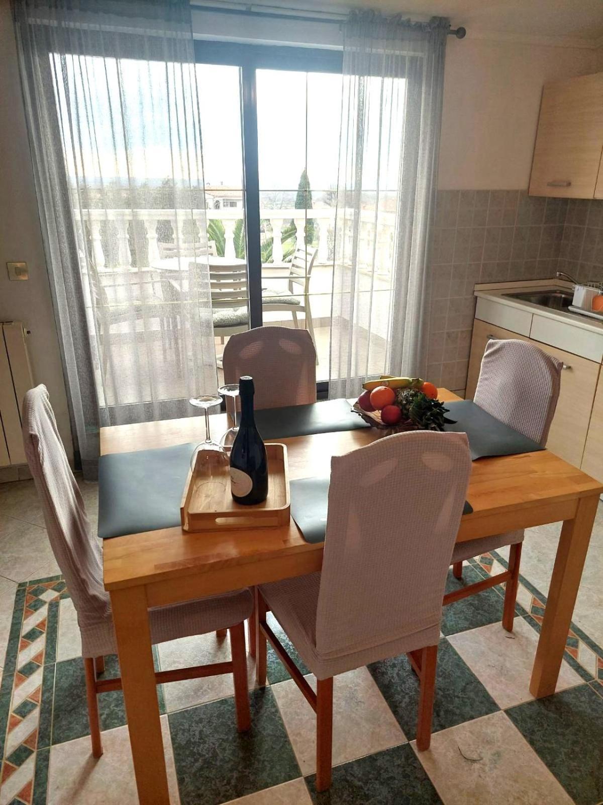 Apartman Andela Labinci Exteriér fotografie